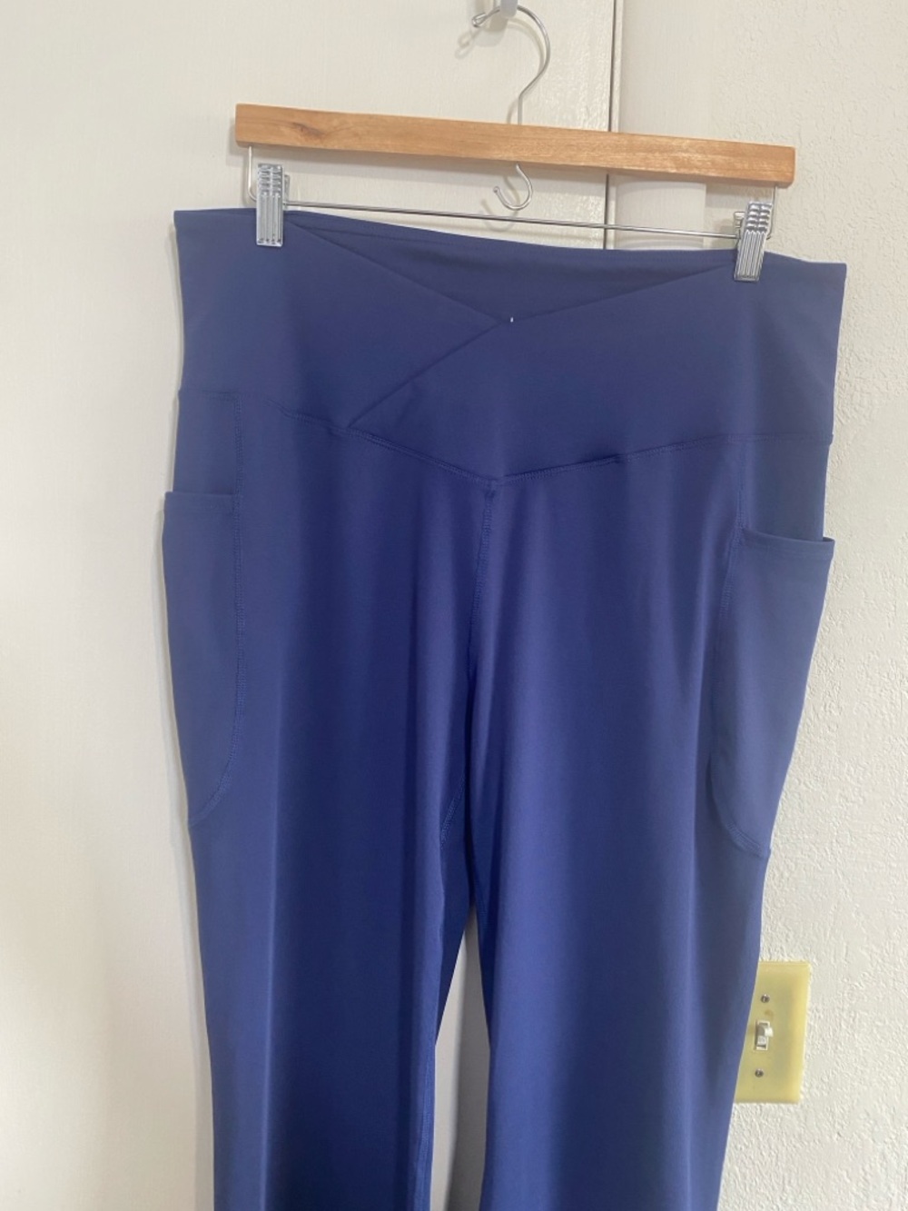 Baleaf Laureate Women's Crossover High-Waisted Flare Yoga Pants 2XL Blue NWT - Picture 3 of 11
